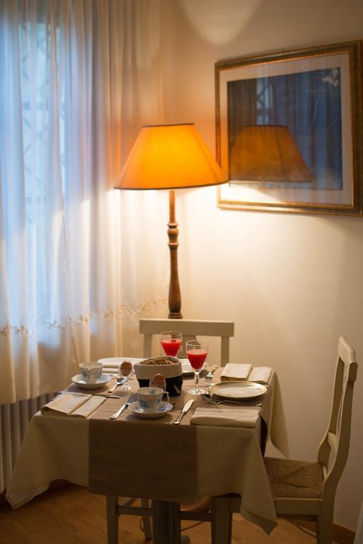 Residenze L'Uncinaia Holiday House Perugia Rum bild